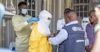 Epidemia di Ebola, il Congo aggiorna i dati: quasi 1.300 morti e 3.000 casi