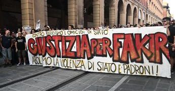 Fakir, consigliere comunale Bologna: “Sotto mio post carabiniere commenta ‘uno di meno'”. Arma avvia accertamenti