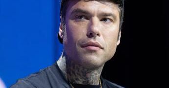 Fedez ricoverato, rapper trasferito all’ospedale Humanitas