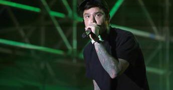 Fedez sta meglio, rapper continua i controlli in Humanitas