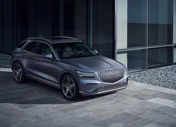 Genesis GV70, il SUV elettrico premium punta su spazio e tecnologia