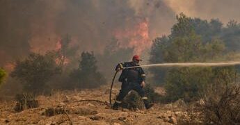 Incendio a Creta, morti due vigili del fuoco