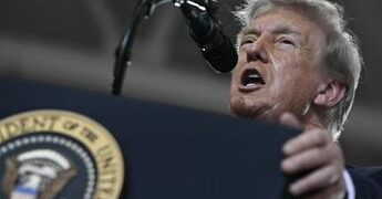 Iran-Usa, partita a scacchi e Teheran non ha fretta: “Trump sotto pressione”