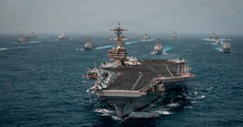 Iran, nuovi attacchi Usa: colpiti centri di comando e basi di lancio. Trump: “Raid duri in onore di soldati morti”