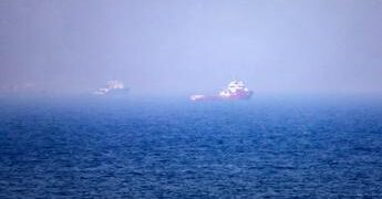 Iran, petroliera colpita in stretto Hormuz. Teheran agli Usa: “Guerrafondai. Nuovi attacchi? Piano di risposta è pronto”