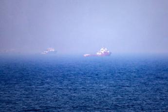 Iran, petroliera colpita in stretto Hormuz. Teheran agli Usa: “Guerrafondai. Nuovi attacchi? Piano di risposta è pronto”
