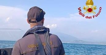 Lago di Garda, ancora senza esito le ricerche del giovane che ha salvato un bimbo inglese di 7 anni