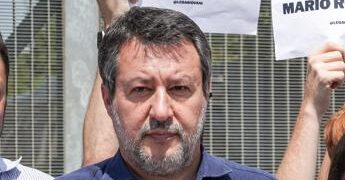 Legittima difesa, Lega vuole cambiare la legge: Forza Italia frena. Conte: “Ddl una follia, così è diritto alla vendetta”