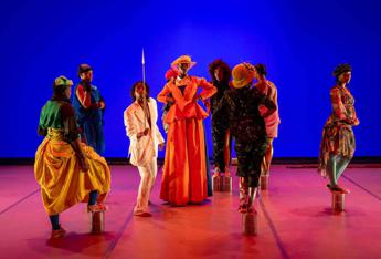 L’inno di liberazione di Mamela Nyamza alla Biennale Danza