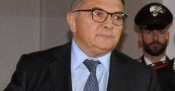 Mafia, la denuncia di de Lucia: “Sistema carcerario non funziona. Boss continuano a comandare”