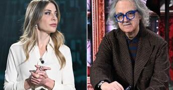 Marzullo intervista Fagnani in piazza, botta e risposta con scintille: “Domanda inopportuna”