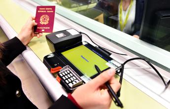 Poste, oltre 256 mila richieste gestite per rilascio passaporti