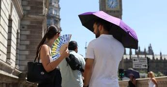 Regno Unito, caldo e siccità record: Londra teme gli incendi, temperature fino a 35 gradi