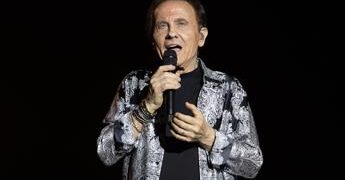 Roby Facchinetti sbaglia testo di ‘Pierre’ e si scusa: “Non mi capitava da 1976…”