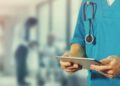 Sanità: fuga giovani da professione medica e crisi SSn, chirurghi: “Fiducia minata anche da processi mediatici”