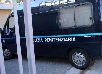 Sanremo, droga e telefonini in carcere: 100 indagati