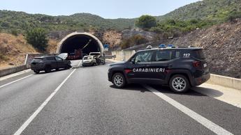 Scontro e auto in fiamme nel Cagliaritano, due morti e diversi feriti