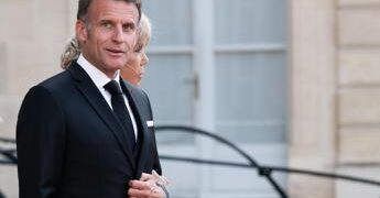 Social, Francia vieta accesso agli under 15: è la prima in Europa