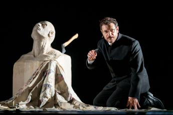 Teatro: al Mittelfest 2026 in prima assoluta ‘Bébi’ di Sándor Márai