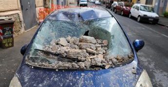 Terremoto 4.7 ai Campi Flegrei e sciame sismico, raffica di scosse