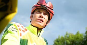Tour de France, brutta caduta per Vingegaard, costretto al ritiro