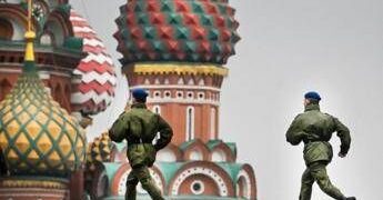 Ucraina, allarme intelligence: Russia vuole uccidere dirigenti aziende difesa europee