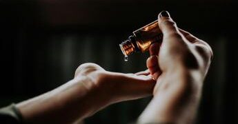 Un alleato dalla natura per pelle e capelli da sogno: scopri l’olio di rosmarino