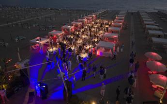 Una notte nel segno della meraviglia: Stefano Ricci firma ‘A Symphony in the Sky’