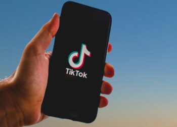 TikTok per i brand italiani: la lettura di DB Agenzie Italia su un canale che divide