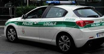 Aggressioni e minacce di morte alla moglie: “Se mi denunci faccio una strage”