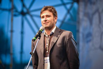 Alessandro Di Battista ricoverato a Cuba: l’attesa dei medici dal Gemelli e il primo post Instagram, cosa sappiamo