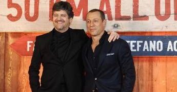 Ascolti tv 19 agosto, il film ’50 km all’ora’ su Canale 5 vince in prime time con uno share del 15,5%