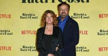 Ascolti tv, il film ‘Ricchi a tutti i costi’ su Canale 5 vince con 1,6 milioni di telespettatori, bene gli Europei di Atletica