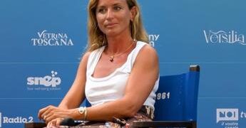 Beatrice Venezi replica alle polemiche: “Dirigere in Russia? Sono un’artista libera”
