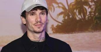Bortuzzo, carrozzina distrutta durante il volo: “Vergogna, sono le mie gambe”