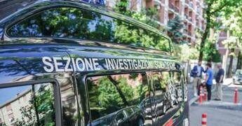 Cadaveri in stato di decomposizione trovati in casa a Portici: sono zia e nipote, indagini in corso