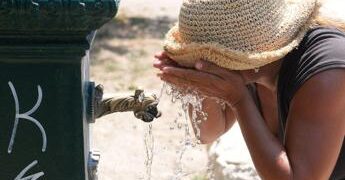 Caldo, afa riguadagna terreno: giovedì bollino rosso in 3 città, arancione in 9