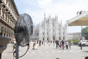 Caldo, il trucco contro l’umidità in casa usando… un cucchiaio