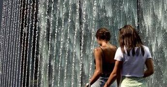 Caldo record, continua l’onda rossa: 19 città in massima allerta, verso Ferragosto di fuoco