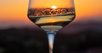 Calici di Stelle Val d’Orcia, alla scoperta del vino Orcia Doc, tra degustazioni e spettacoli