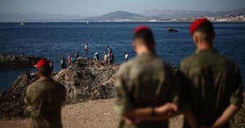 Ceuta, governo in allarme: “Preoccupano appelli social per nuovo ingresso di massa a Ferragosto”