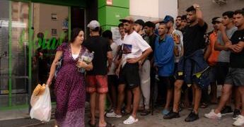 Ceuta, viaggio tra i migranti che provano a restare: “Ci avevano detto che la frontiera era aperta…”