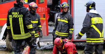 Ciclista travolto dalla piena di un torrente nel Biellese: ricerche in corso