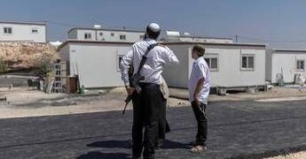 Cisgiordania, coloni assediano case palestinesi a Qusra. Ambasciatore Huckabee: “Atto di terrorismo”