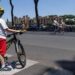 Codice della strada, da patente a 17 anni a obbligo casco e contrassegno e-bike: le 15 novità allo studio