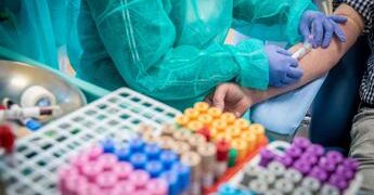 Colesterolo, dagli occhi ai piedi tre spie del livello d’allarme