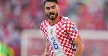 Colpo in difesa per la Lazio, è fatta per Sutalo dall’Ajax