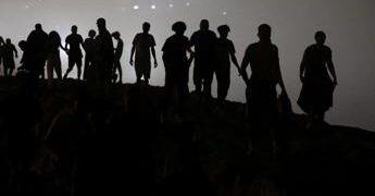Crisi migranti a Ceuta, 67 morti. Sanchez scrive a Ue e chiede vertice tra ministri dell’Interno