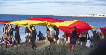 Crisi migranti a Ceuta, la Spagna chiede il sostegno dell’Europa. Piantedosi: “Il 31 decideremo”