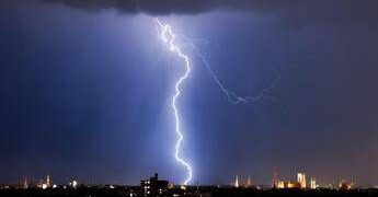 Dalla paralisi all’infarto: cosa accade se si è colpiti da un fulmine